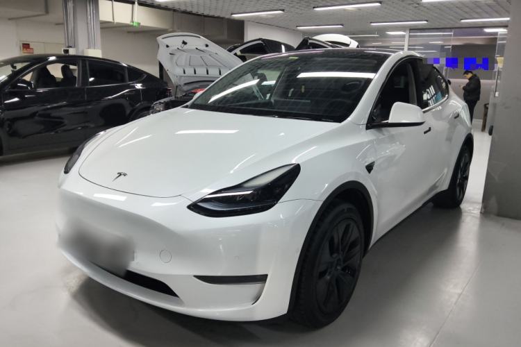 Used Tesla Model Y 2023 Long-Range All-Wheel-Drive Version