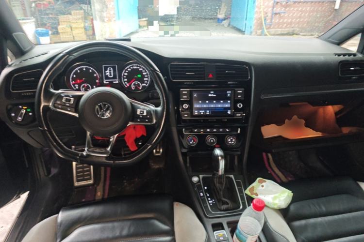 Used Volkswagen Golf 2018 280TSI Automatic R-Line Model
