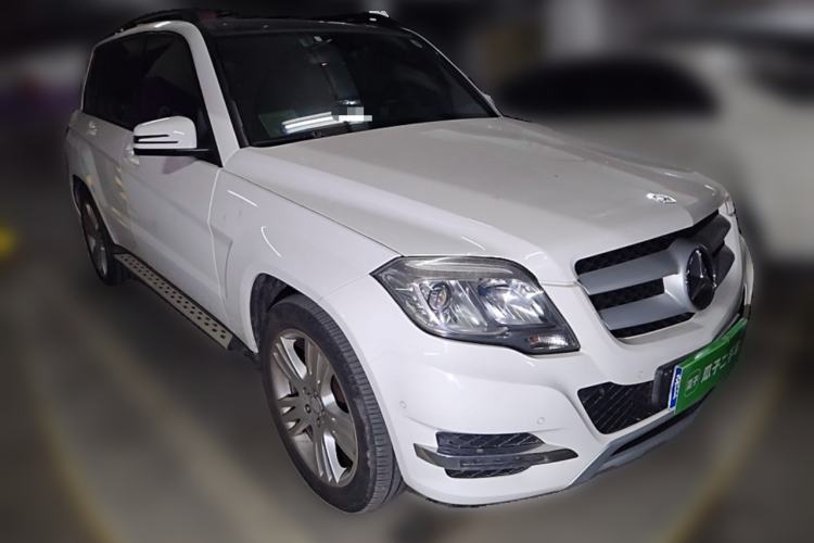 Used Mercedes-Benz GLK-Class 2014 GLK 260 4MATIC Dynamic Model Front Right 45 Deg