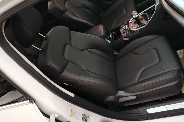 Used Haval H6 2017 Red Label 2.0T Automatic Two-Wheel Drive ZhiShang Model