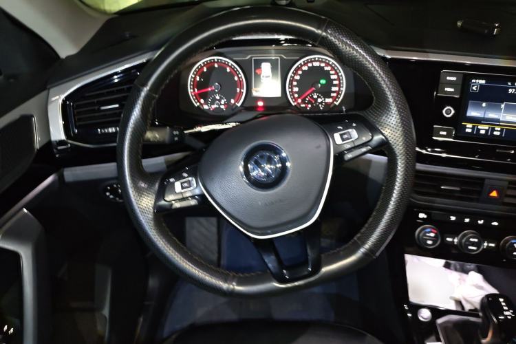 Used Volkswagen Tayron 2019 330TSI Two-Wheel-Drive Luxury Version China V Emission Standard Steering Wheel