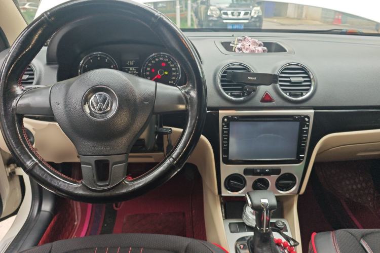 Used Volkswagen Lavida 2011 1.4 TSI DSG Prestige Edition Center Console