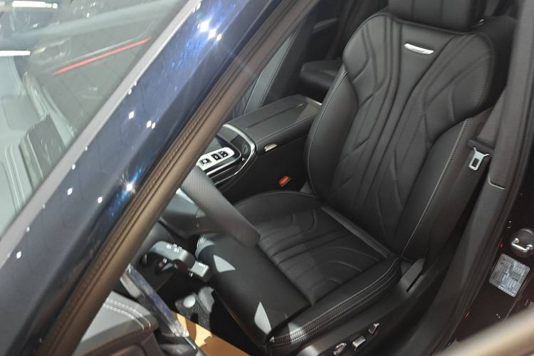 Used Hongqi H9 2025 2.0T Two-Wheel Drive Flagship Luxury Business Edition 5 Seats
