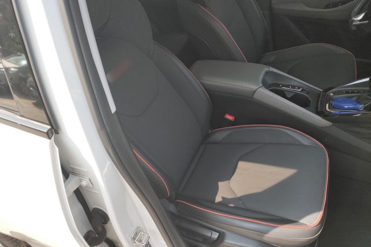 Used Baojun RS-3 2020 1.5L CVT 24-Hour Online Luxury Edition Right Front Seat