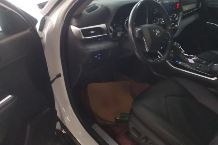 Used Toyota Highlander 2022 Dual-Engine 2.5L Four-Wheel Drive Prestige Version 7 Seats Driver Seat