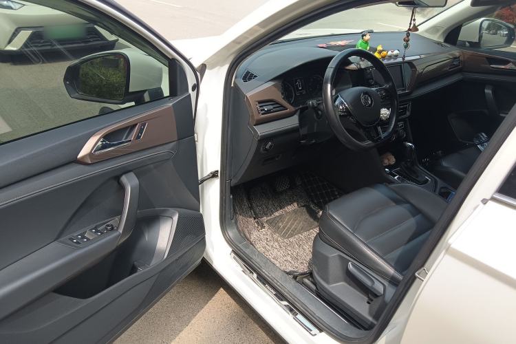 Used Volkswagen Tharu 2019 280TSI Two-Wheel Drive Luxury Version China VI Standard Driver Seat