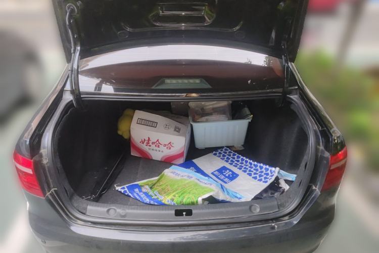 Used Volkswagen Lavida 2013 Revised Classic 1.6L Manual Fashion Edition Trunk