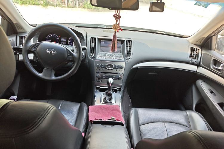 Used Infiniti G Series 2013 G25 Sedan Luxury Sport Edition Center Console