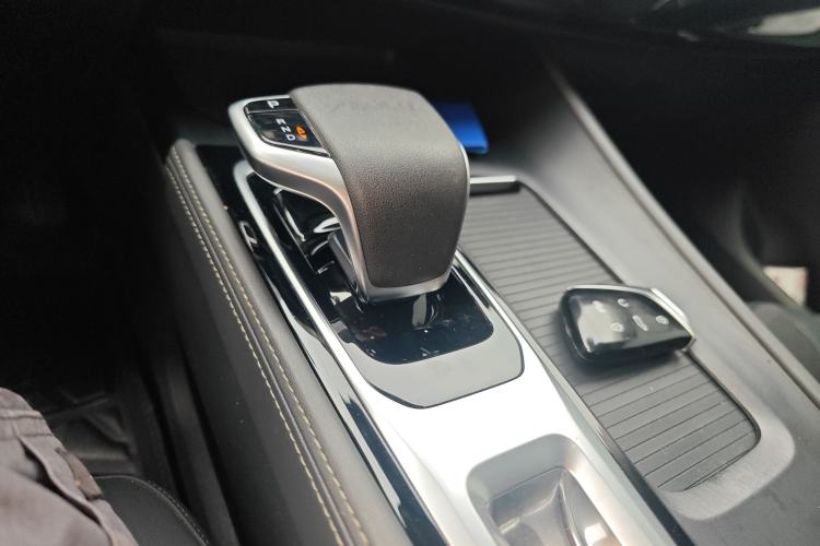 Used Dongfeng Aeolus Huge 2022 Mach Power 1.5T DareDrive Edition · Smart Gear Lever