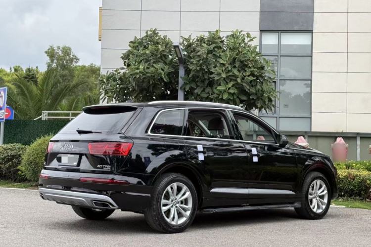 Used Audi Q7 2016 40 TFSI Comfort Model
