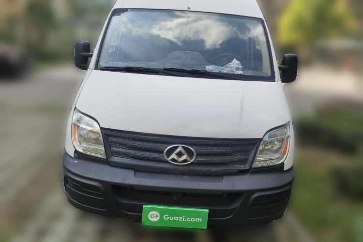 Used SAIC MAXUS Xintu V80 2014 2.5T Aotuntong Short Wheelbase Mid-Roof Model
