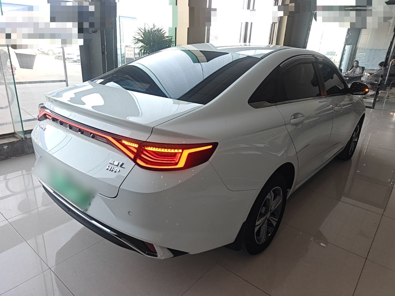 Geely Auto Emgrand L HiP 2024 Longteng Edition 1.5TD-DHT Pro 100KM Superior Model — снимка 6