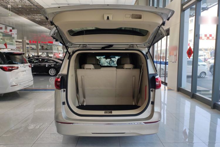 Used Buick GL8 2022 ES Landtrek 653T Luxury Edition