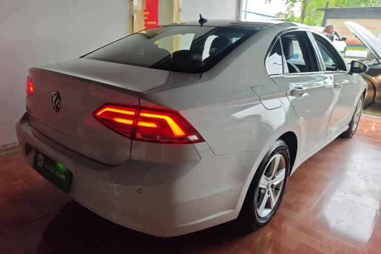 Used Volkswagen Lamando 2018 230TSI Manual Trend Edition Rear Right 45 Deg