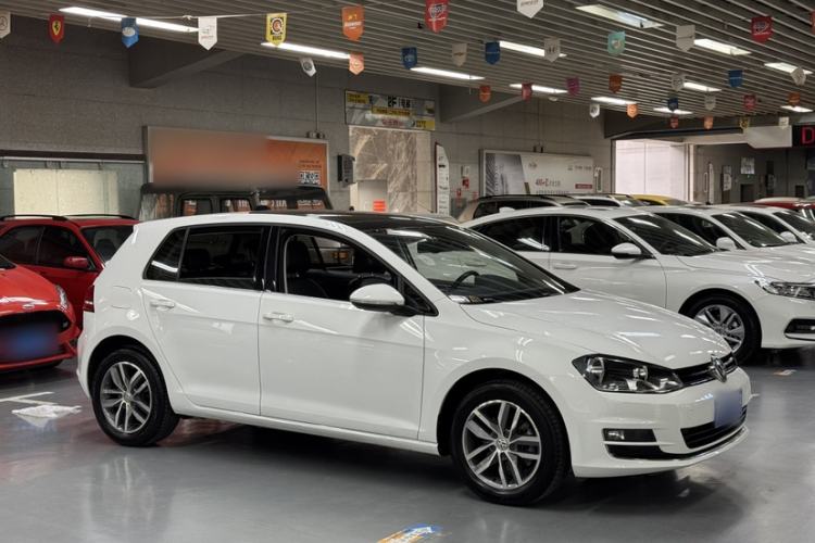 Used Volkswagen Golf 2016 230TSI Automatic Luxury Version
