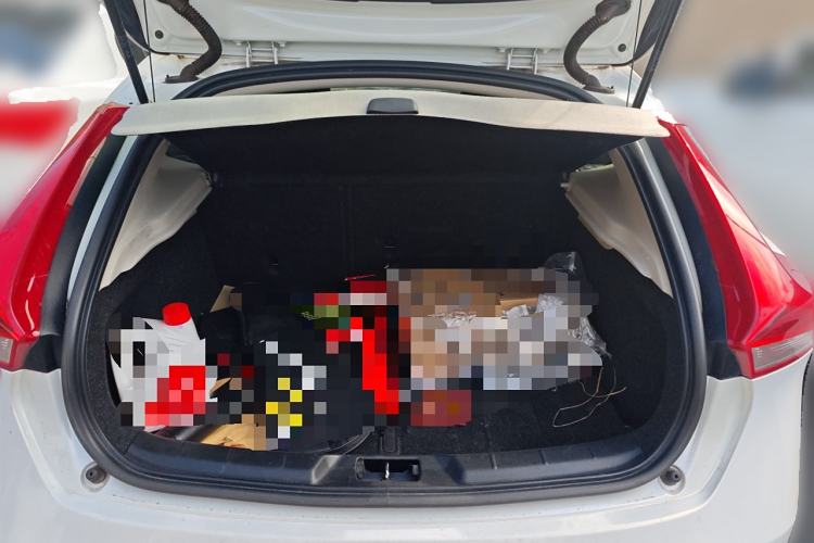 Used Volvo V40 2014 2.0T Zhiya Edition Trunk