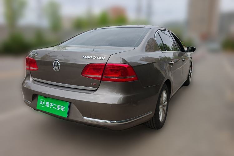 Used Volkswagen Magotan 2015 Facelift 1.8TSI Luxury Model Rear Right 45 Deg