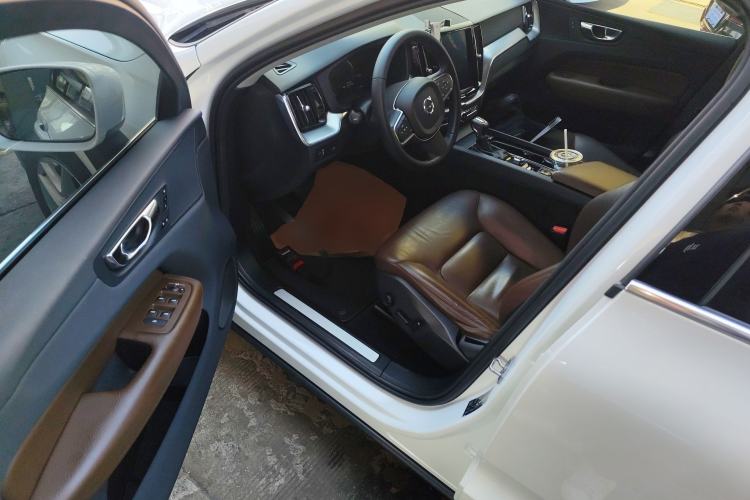 Used Volvo XC60 2020 T5 4x4 Zhiyi Luxury Edition