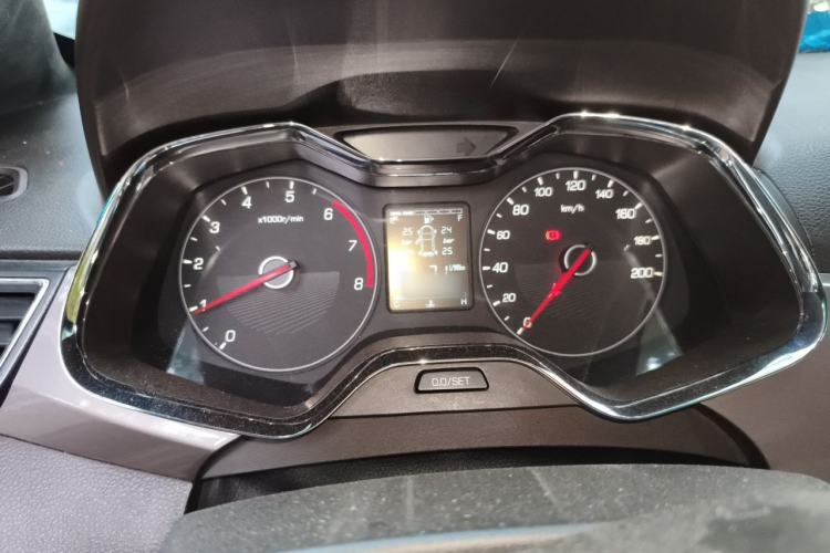Used Baojun 310W 2017 1.5L Manual Fashion Model China V