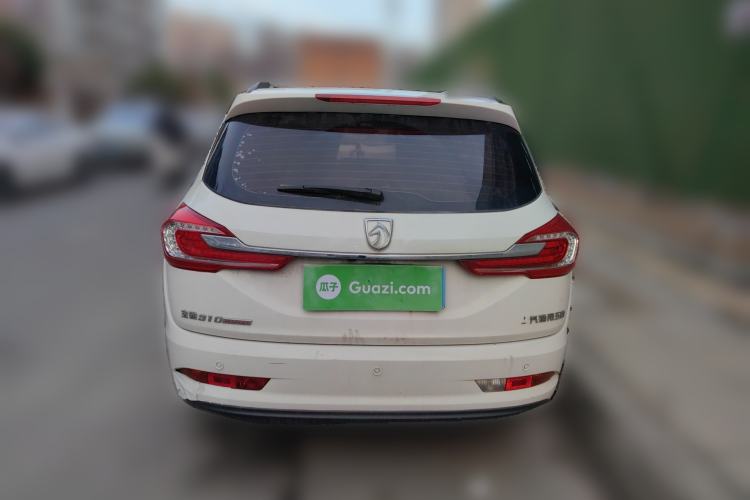 Used Baojun 310W 2017 1.5L Manual Fashion Model China V