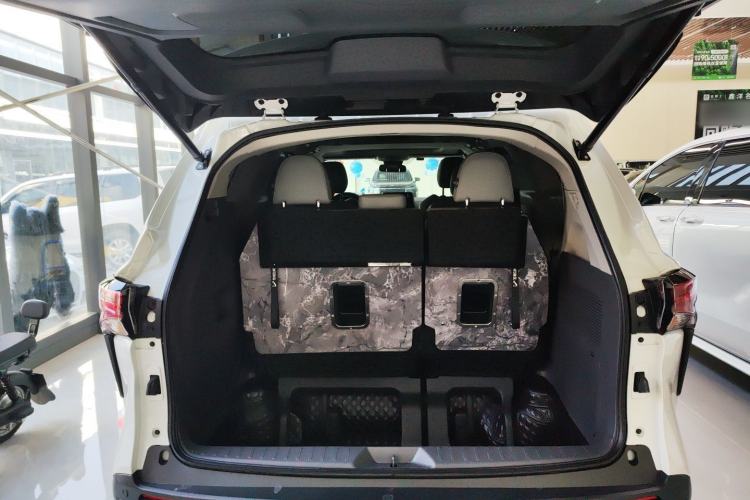 Used Toyota Granvia 2023 2.5L Hybrid Comfort Edition