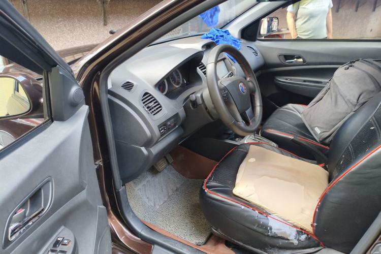 Used Geely Auto Diamond 2014 CROSS 1.5L Automatic Elite Model Driver Seat