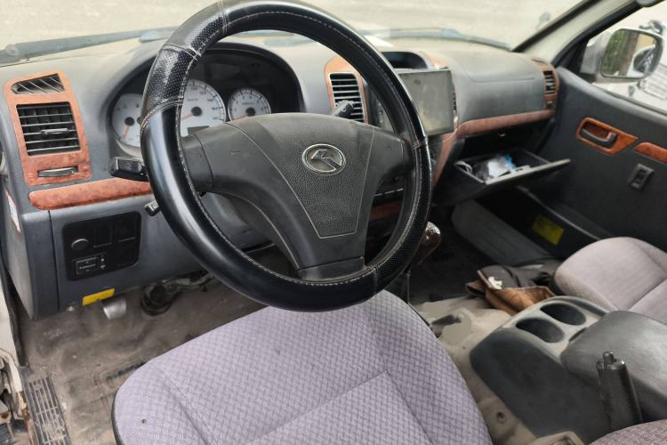 Used King Long Golden Way 2015 2.0L Cargo Van Long Wheelbase Model V20