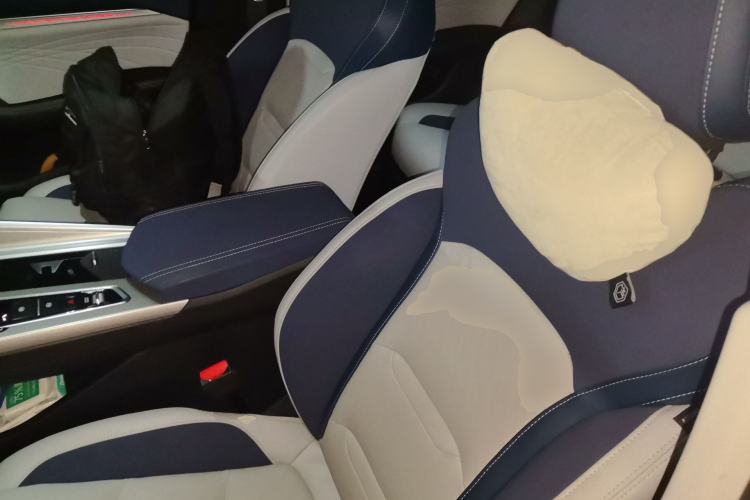 Ojetý Geely Auto Preface 2023 2.0TD Prestige Version