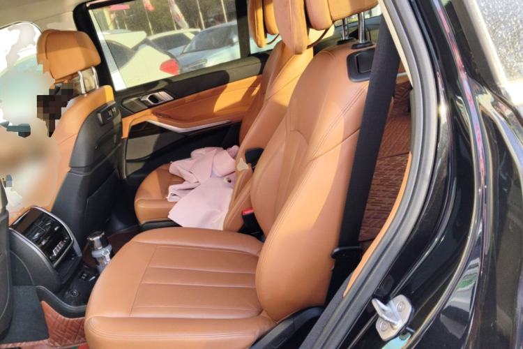 Used BMW X7  Left Rear Seat