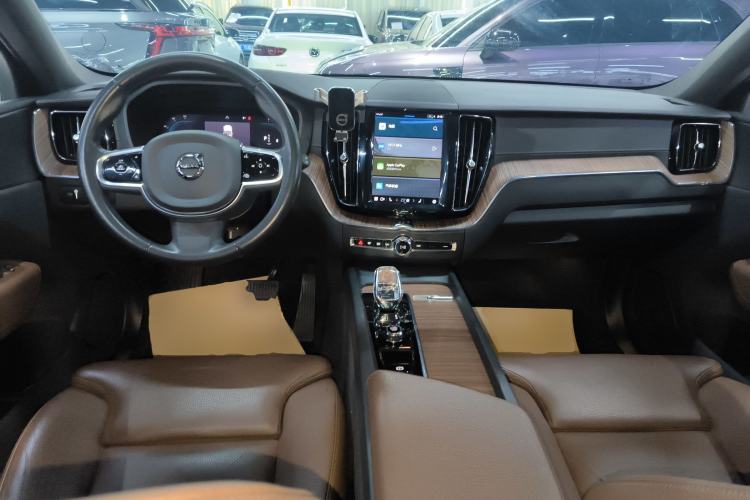 Used Volvo XC60 2022 B5 4x4 Smart Luxury Edition