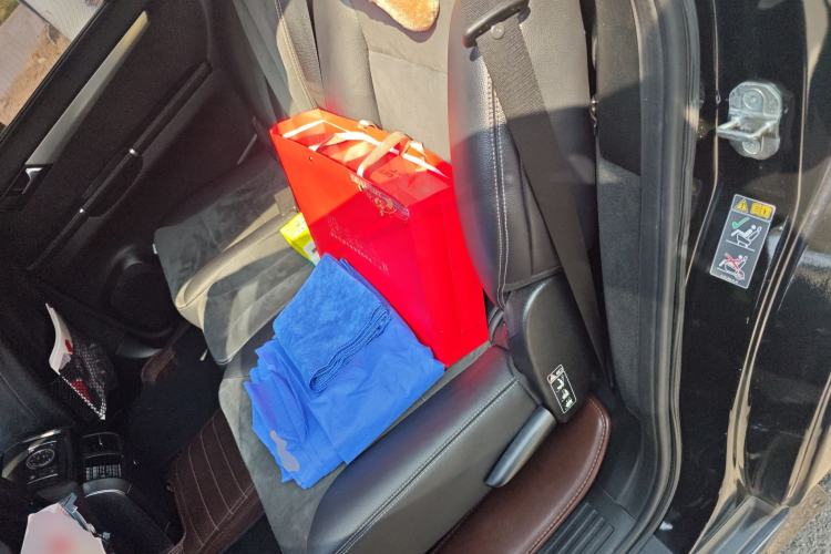 Used Mercedes-Benz R-Class 2014 R 320 4MATIC Business Model