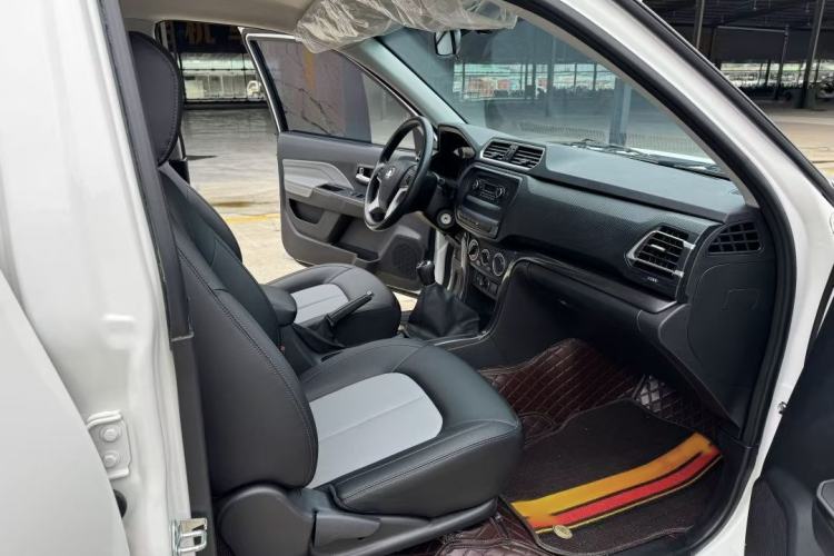 Used Great Wall Wingle 5 2017 2.0T European-spec Diesel Two-Wheel-Drive Entry-Level Big Double-Cab GW4D20D