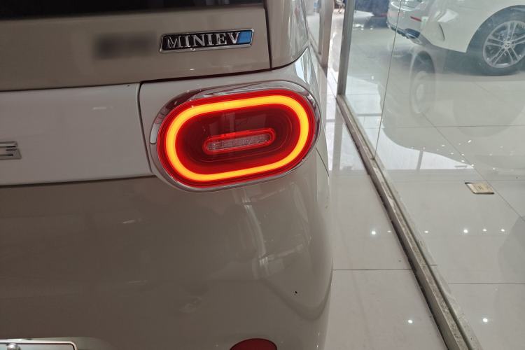 Used Wuling Hongguang MINIEV 2024 3rd Generation 170 km Right Rear Taillight