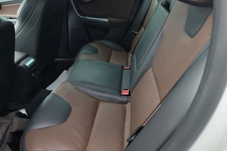 Used Volvo XC60 2017 T5 AWD Smart Upgrade Edition
