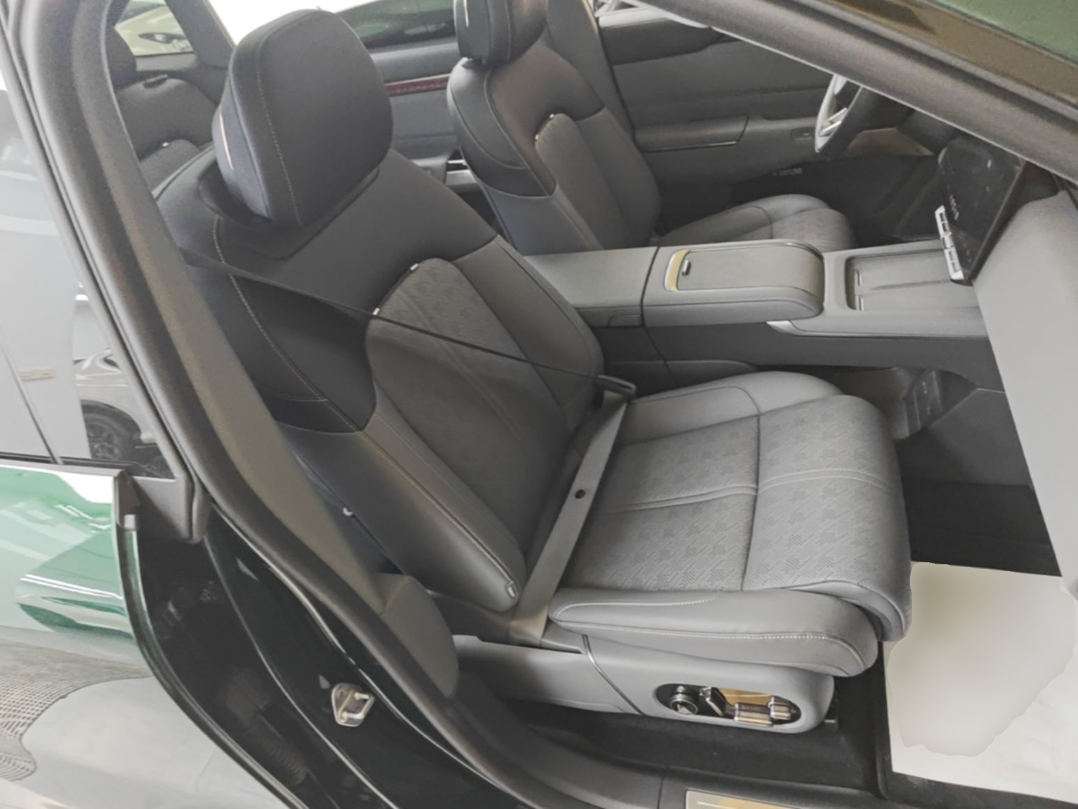 Zeekr 7X 2025 100 kWh Long-Range Rear-Wheel Drive with Intelligent Driving Features — снимка 19