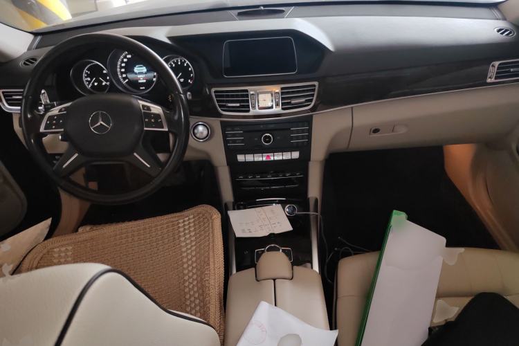 Used Mercedes-Benz E-Class 2015 E 260 L Center Console