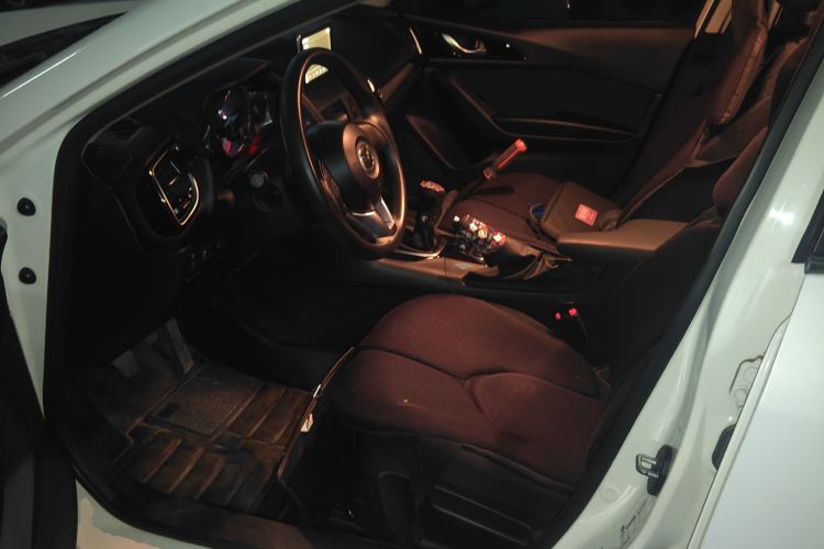 Used Mazda 3 Axela 2014 Sedan 1.5L Manual Comfort Model Left Front Seat