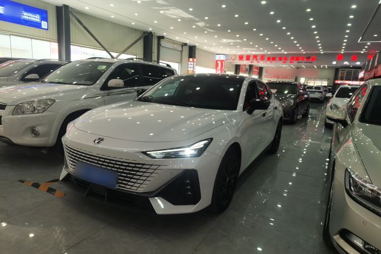 Used CHANGAN UNI-V 2022 1.5T Prestige Version
