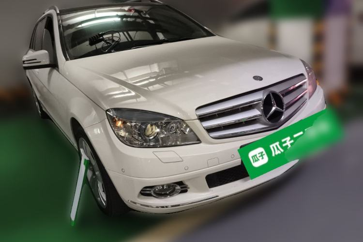 Used Mercedes-Benz C-Class 2010 C 300 Estate Front Right 45 Deg