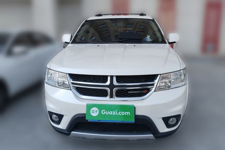 Used Dodge Journey 2013 2.4L Two-Wheel Drive Luxury Version Front