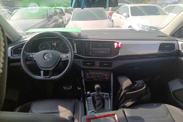 Used Volkswagen Tayron 2020 330TSI Two-Wheel Drive Luxury Smart Connectivity Version Center Console