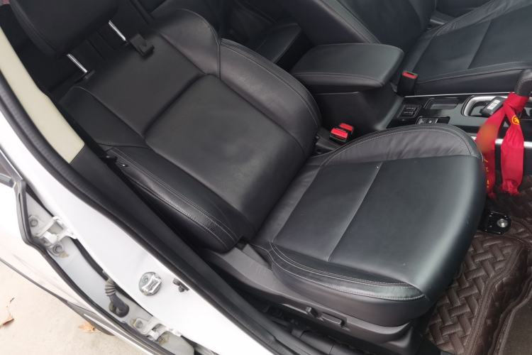 Used Mitsubishi Outlander 2019 2.0L Two-Wheel Drive Comfort Edition 7-Seater China VI Standard
