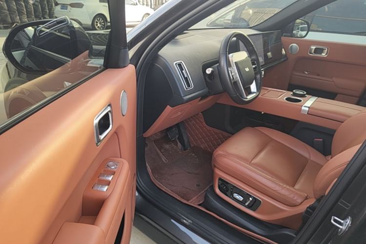 Used Li Auto L8 2023 Pro Model
