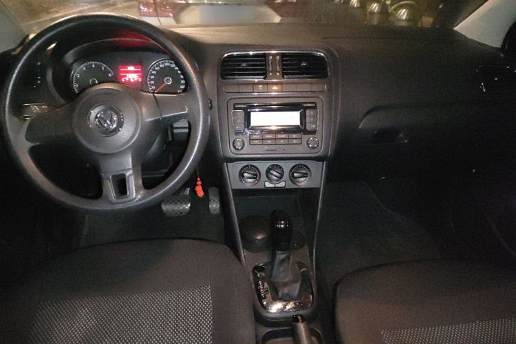 Used Volkswagen Polo 2011 1.6L Automatic ZhiShang Version Center Console