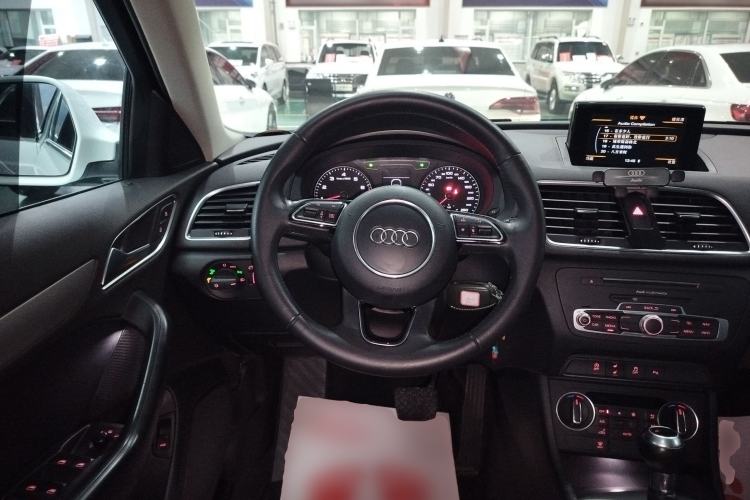 Used Audi Q3 2016 30 TFSI Fashion Model Steering Wheel