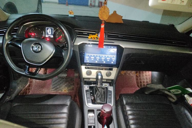 Used Volkswagen Magotan 2018 280TSI DSG Comfort Model Center Console