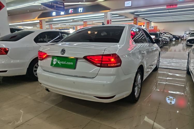 Used Volkswagen Lavida 2017 1.6L Automatic Comfort Edition
