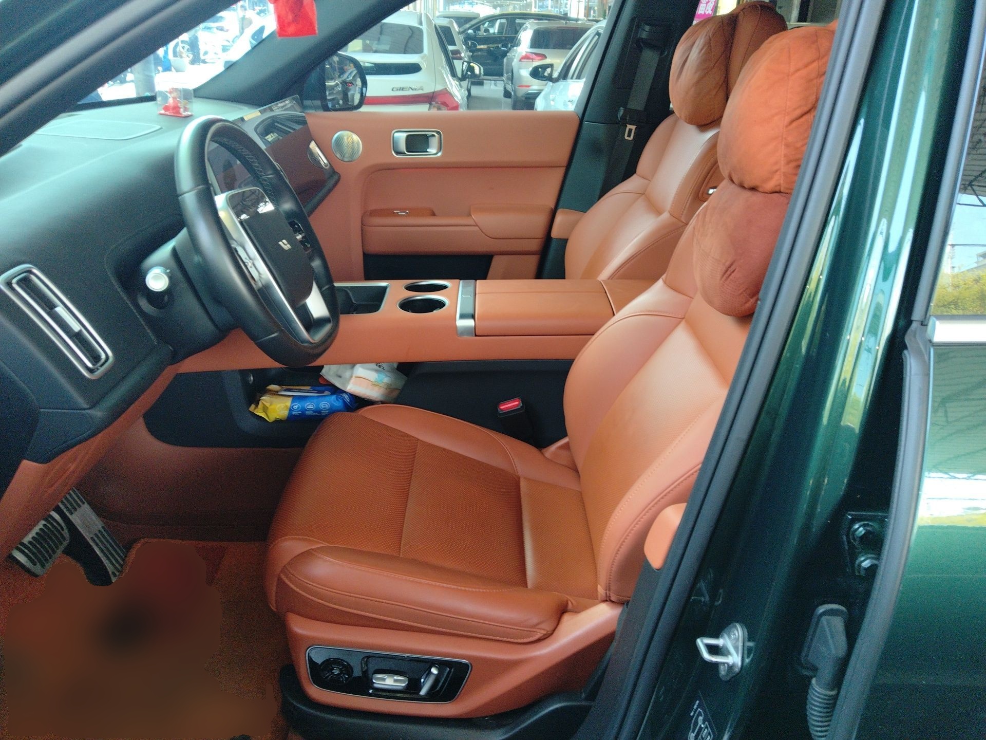 المقاعد الأمامية داخل السيارة