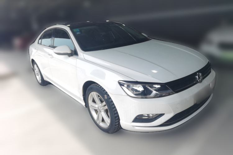 Used Volkswagen Lamando 2017 280TSI DSG Comfort Edition Front Right 45 Deg