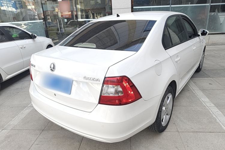 Used Skoda Rapid 2013 1.6L Automatic Smart Selection Model
